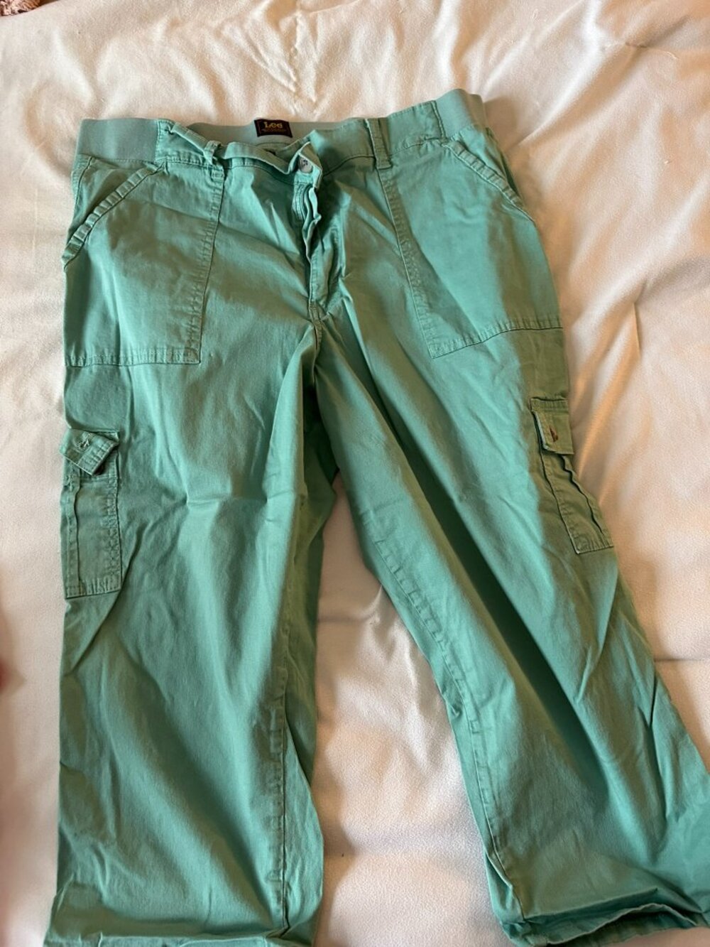 womens set of 4 Lee capri cargo shorts